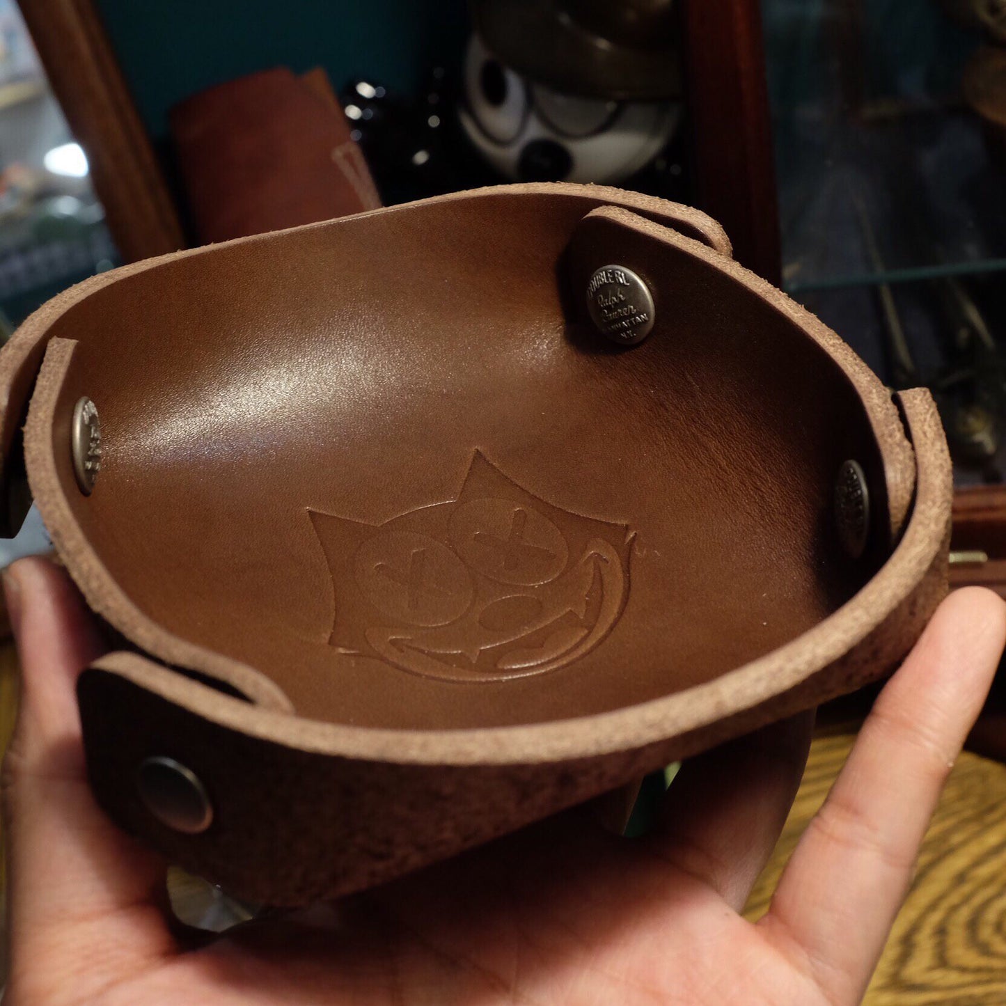 Japanese Import Deep Brown Tochigi Leather Felix Cat Vegetable-Tanned Cowhide Storage Dish with RRL Four-Snap Closure