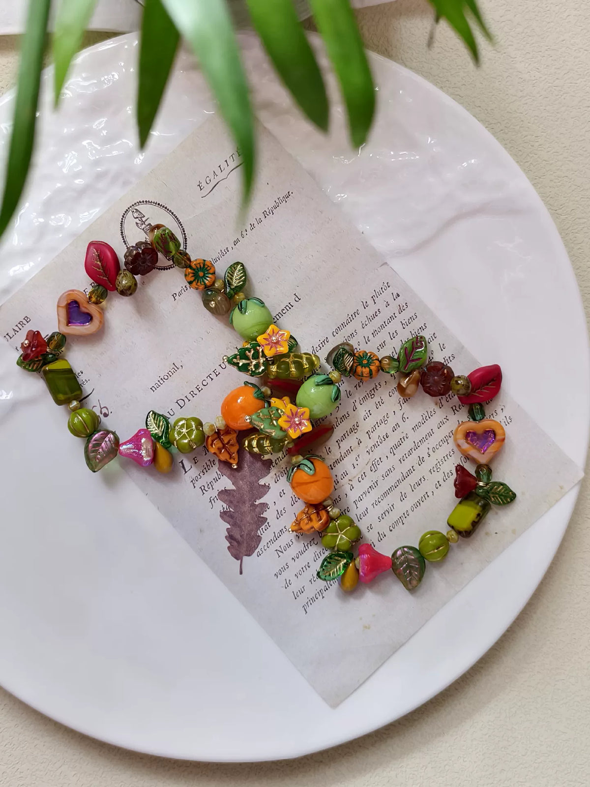Bracciale con charms in vetro ceco a tema raccolta autunnale