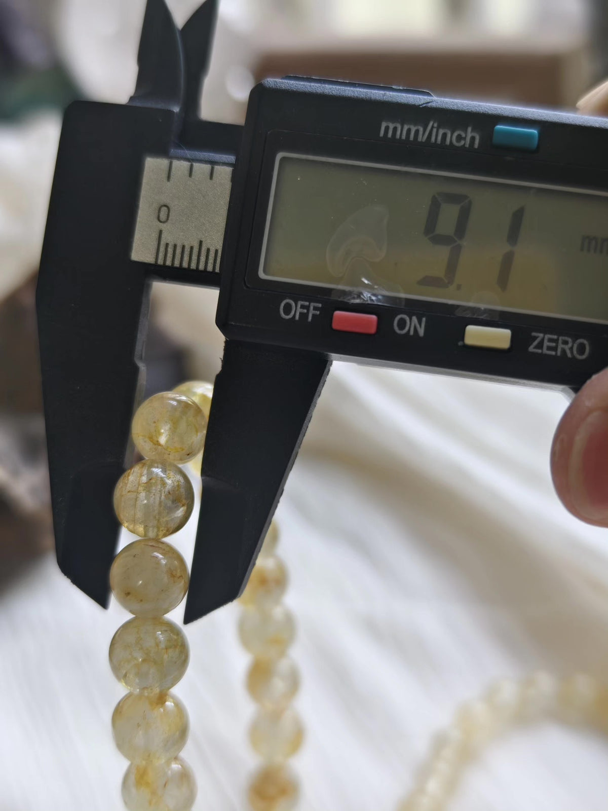 Natürliches Perlenarmband aus goldenem Topaz