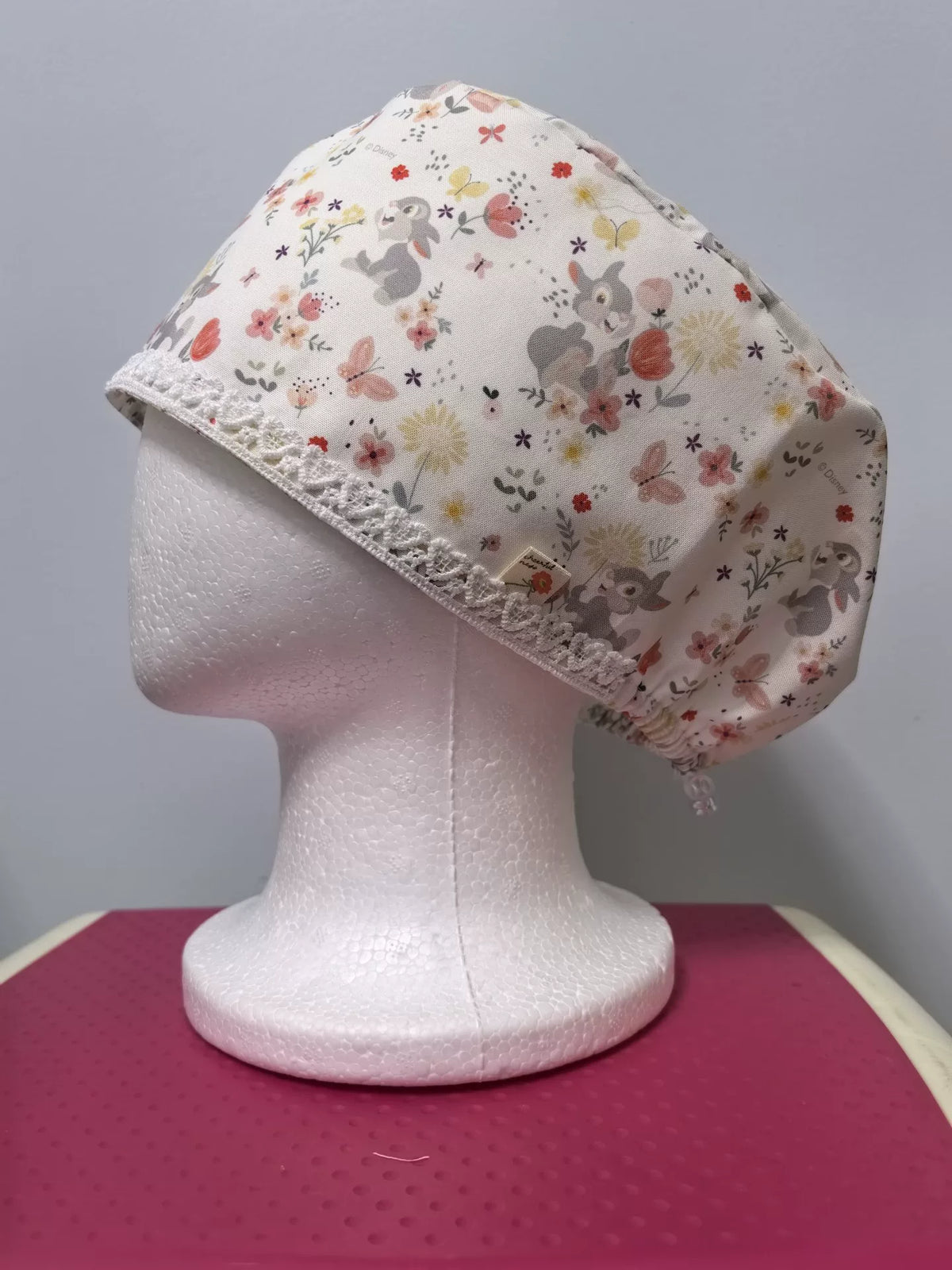 Gorro quirúrgico de algodón con estampado de conejos y tulipanes