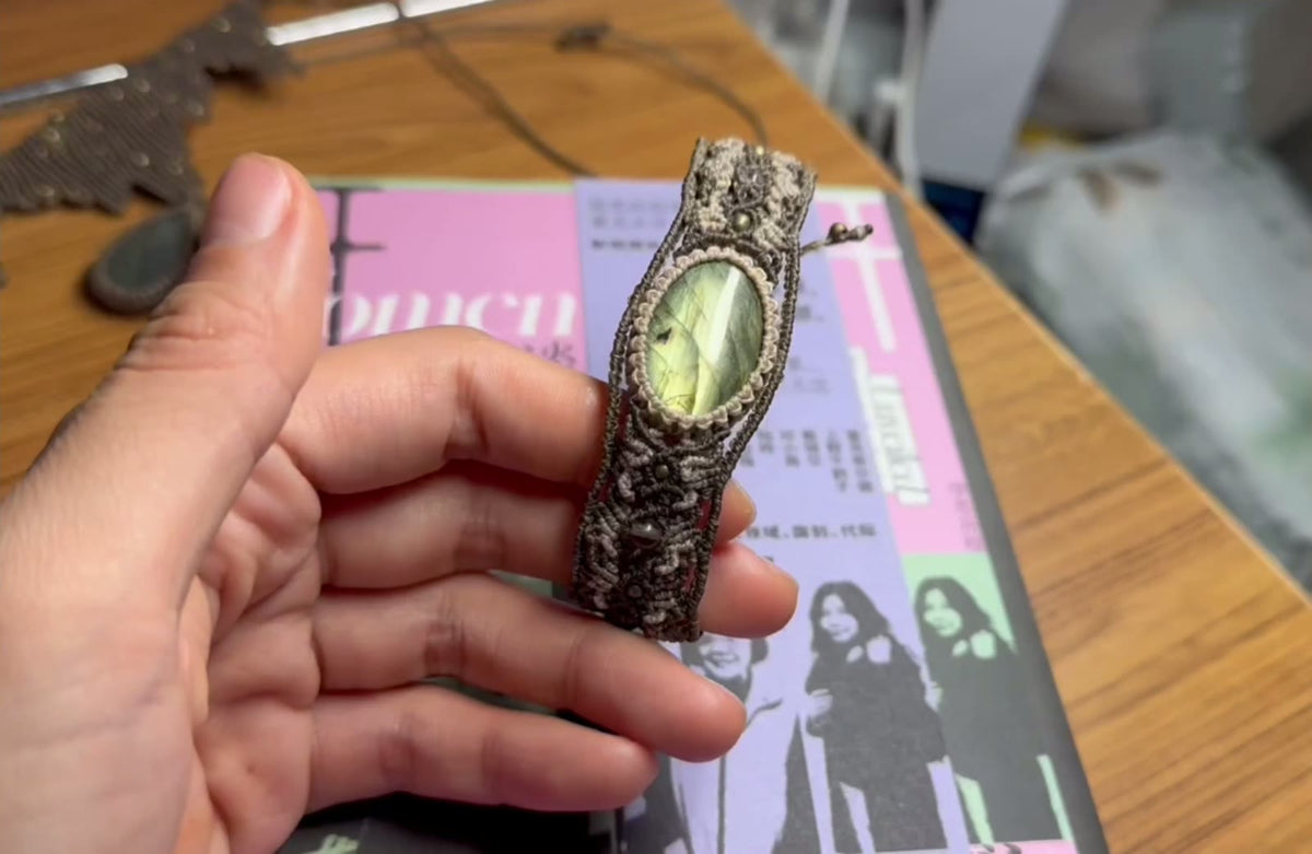 Labradorite Macrame Bracelet Military Green Cord