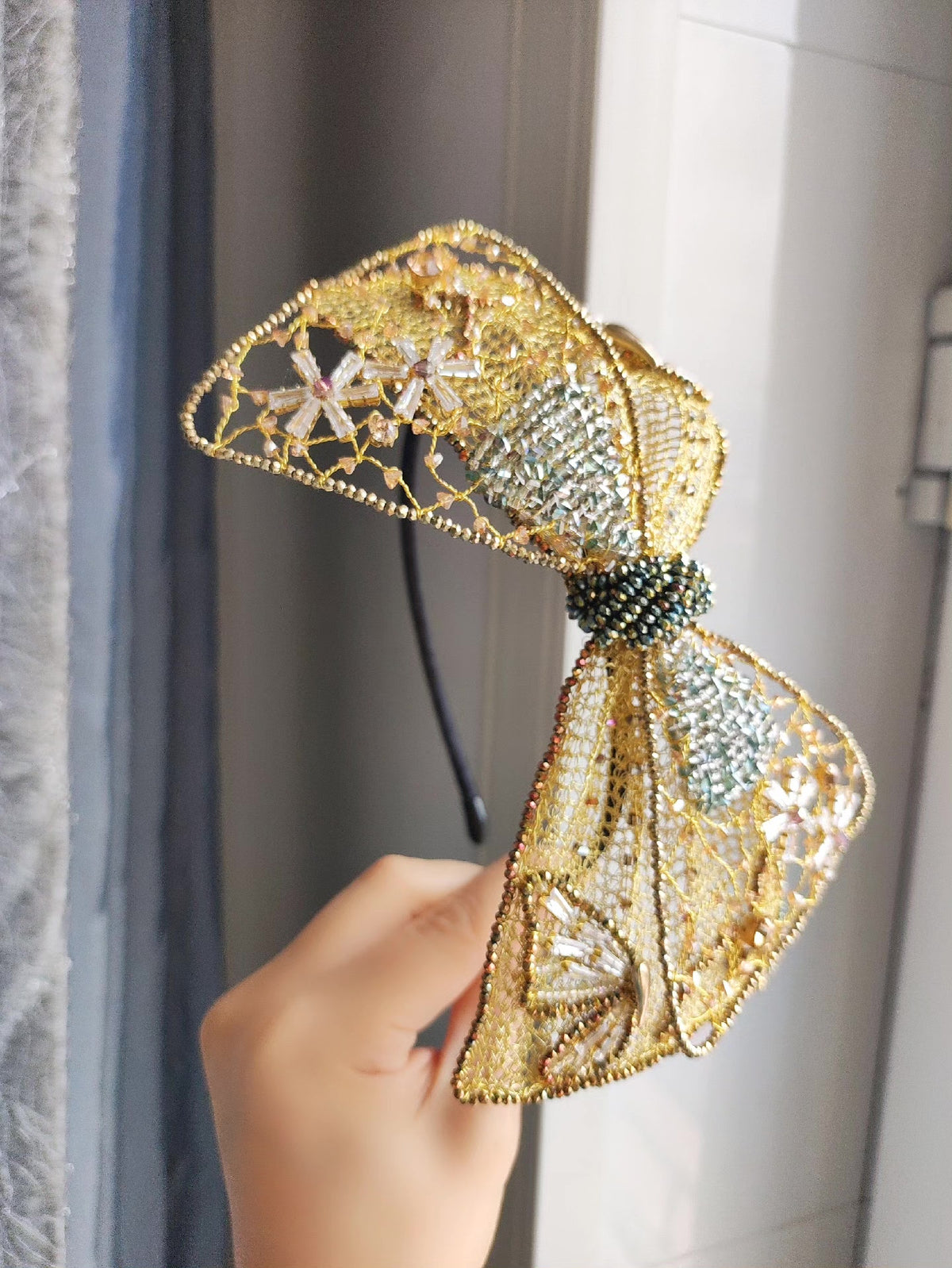 Oversized Wire Bow Headband Hair Accessory