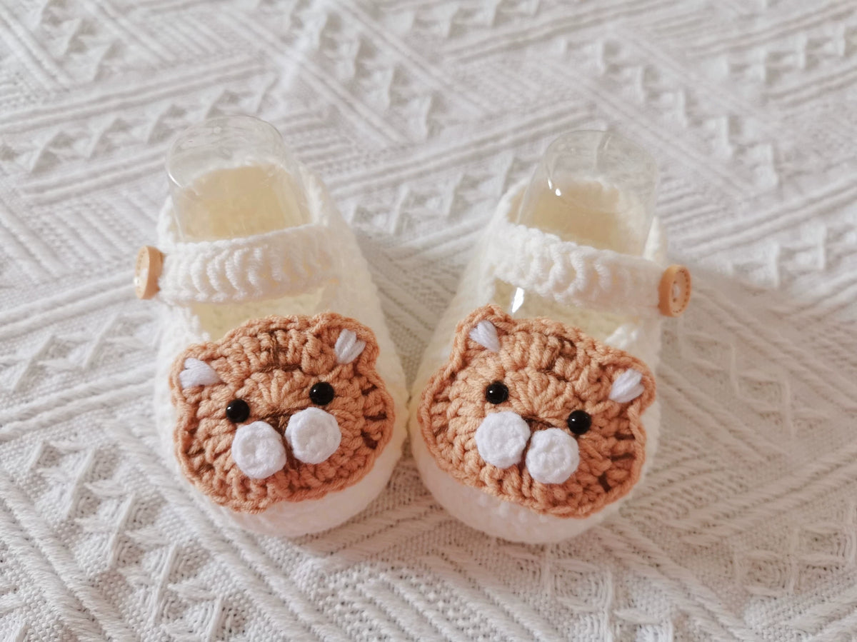 Handgehäkelte Tiger-Babyschühchen mit weicher Sohle