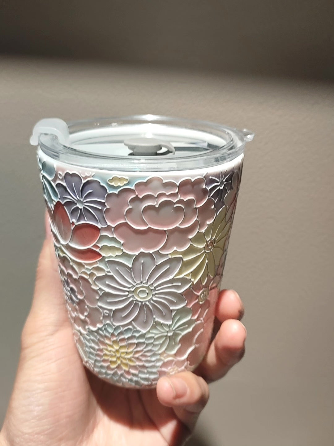 Handbemalter floraler Keramik-Reisebecher