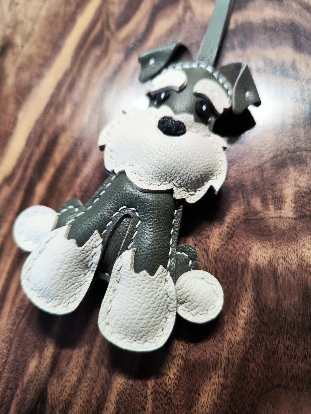 Ciondolo cane Schnauzer in pelle di agnello francese fatto a mano