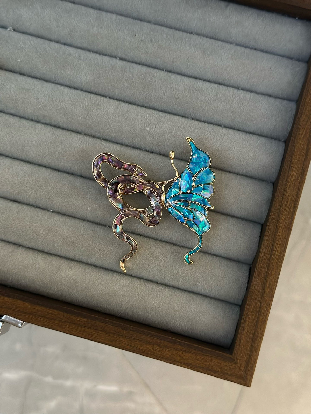 Luodian Shell Inlay Snake Butterfly Brooch
