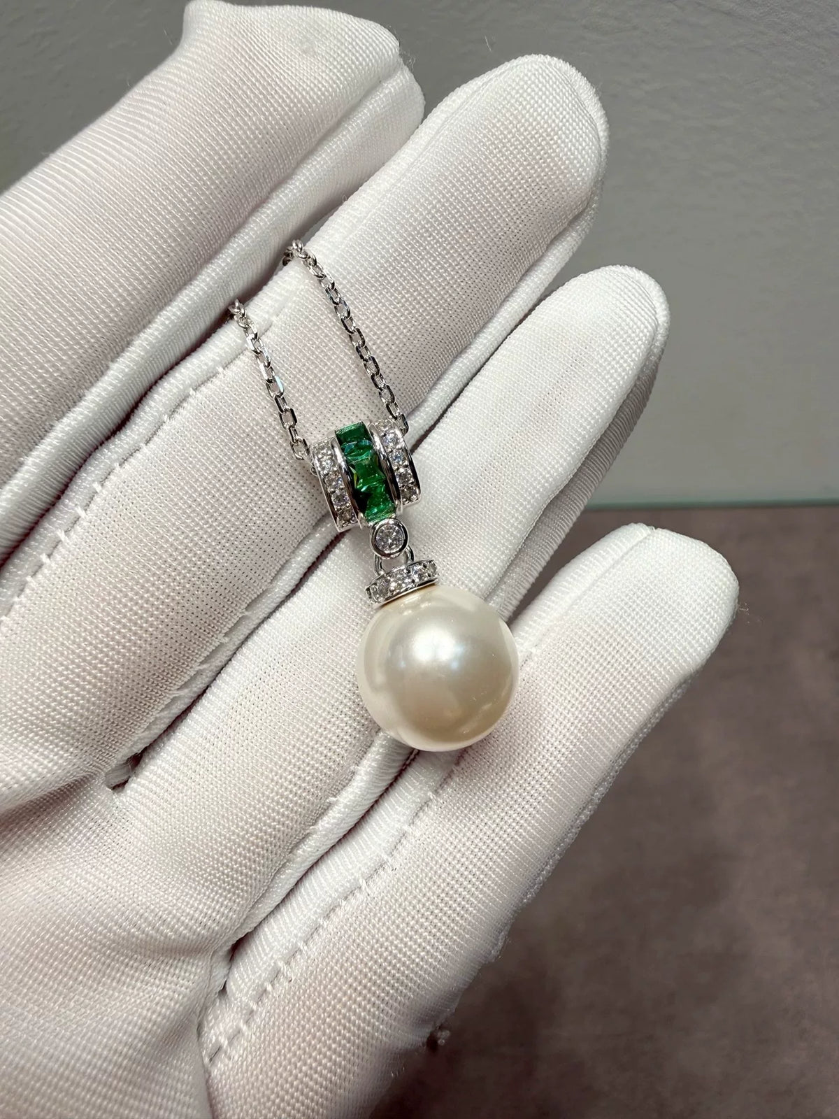 Emerald Green Pearl Pendant Necklace S925 Silver