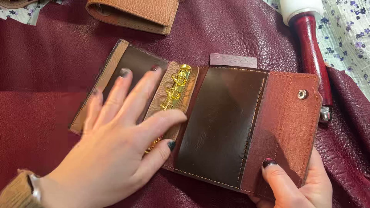 Capa de Caderno Fichário em Couro de Dois Tons