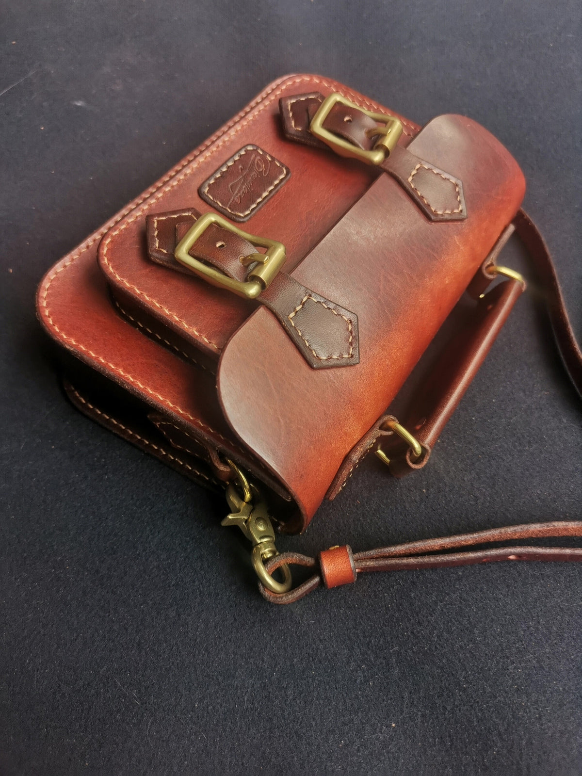 Sacoche de téléphone mini Cambridge en cuir huilé vintage