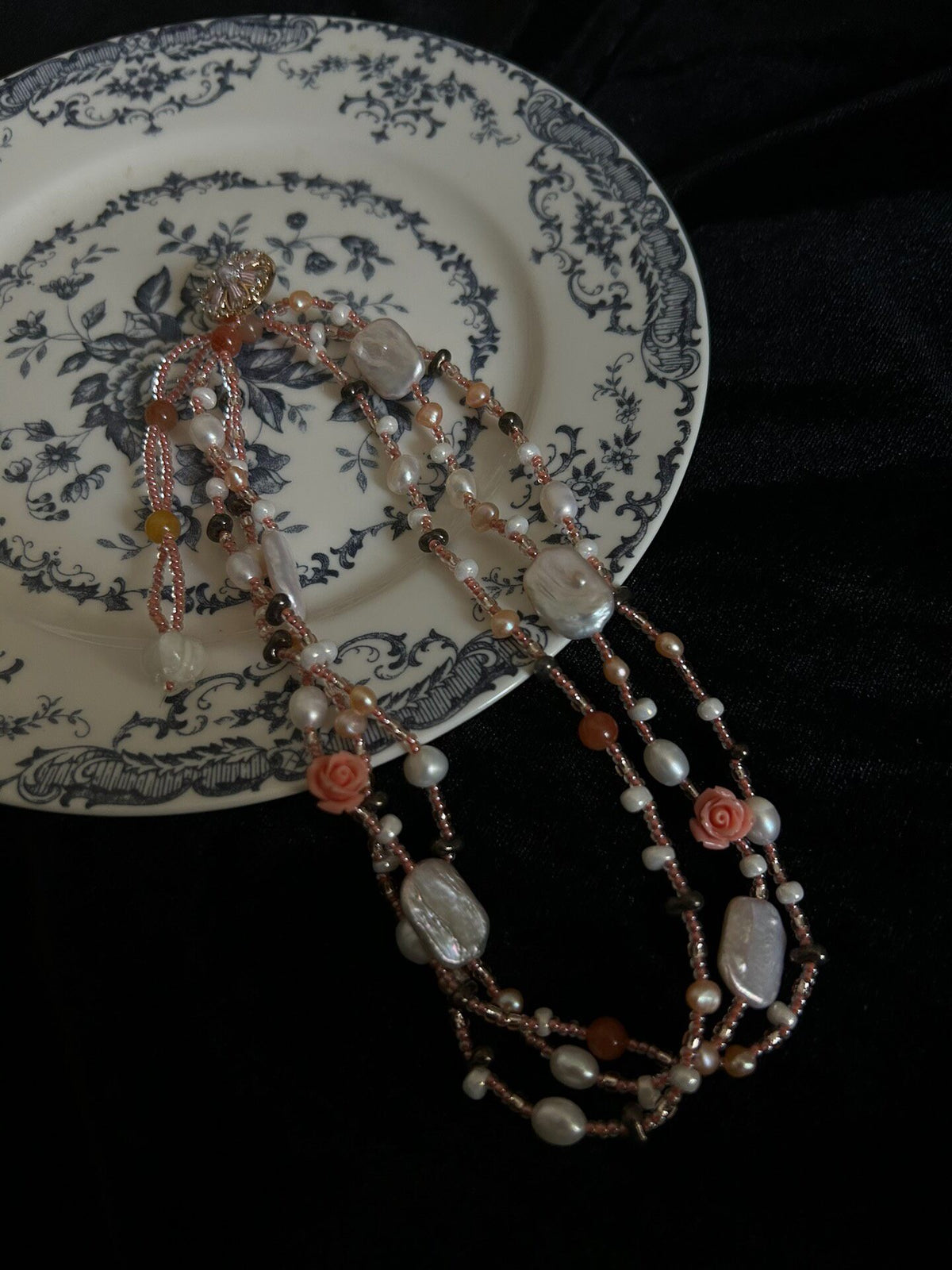 Collier de perles vintage multi-rangs ajustable
