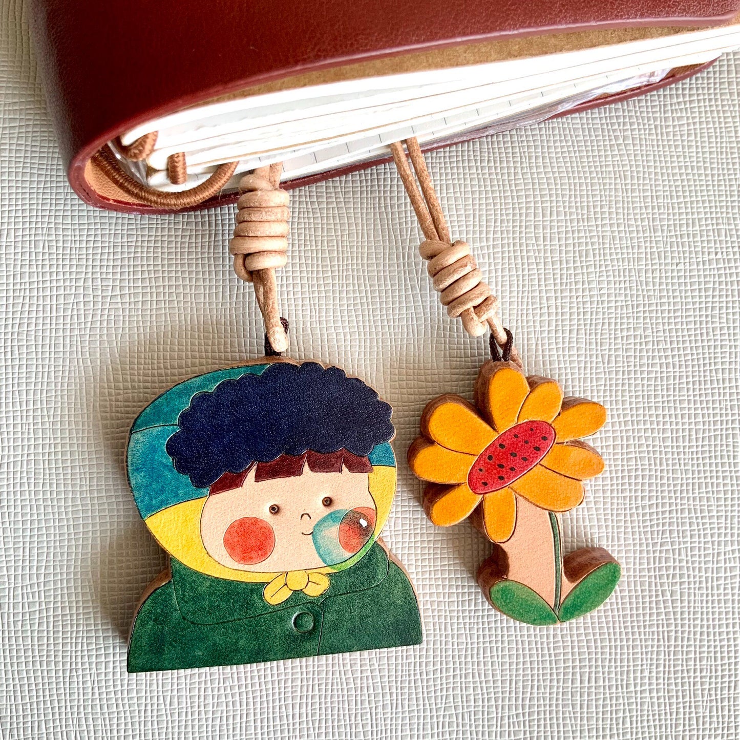 Italian Vegetable-Tanned Leather Double-Layer Hand-Carved Pendant Set