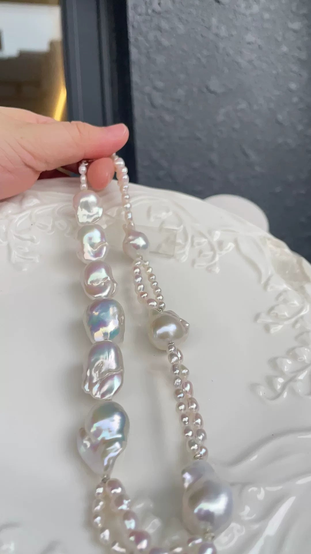 Collier de perles baroque d'eau douce irisé