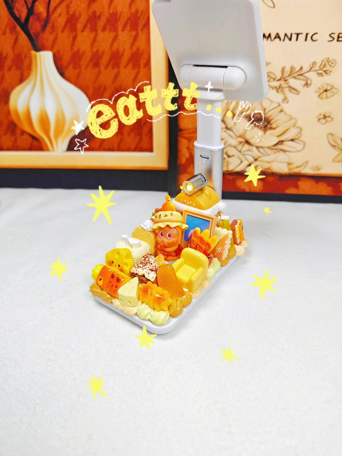 Dessert Diorama Smartphone Stand