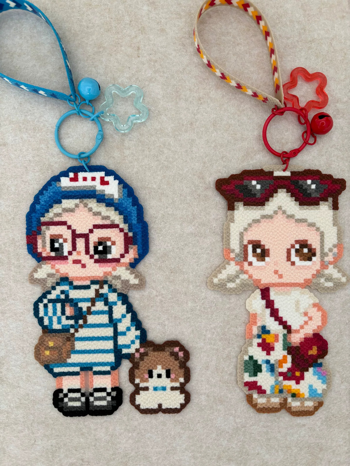Charm Pixel Art in Perline Fuse con Cordoncino da Polso