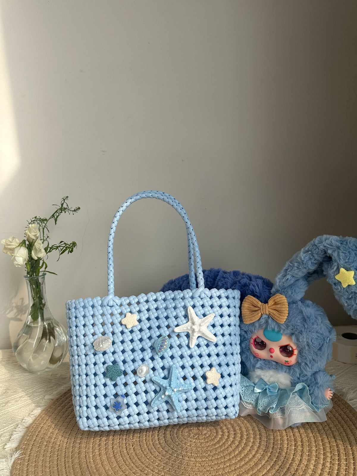Bolsa de Vime Tecida à Mão em Azul Bebé