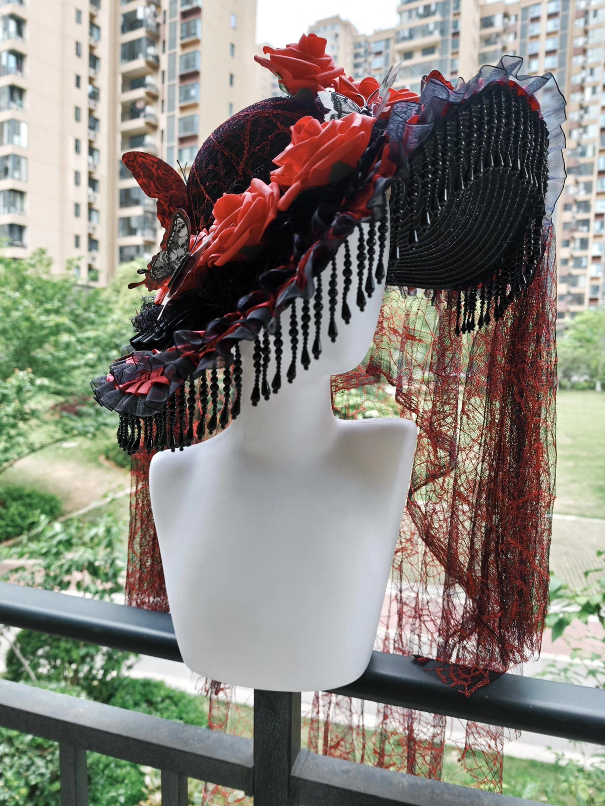 Gothic Lolita spindvävs-bonnet med pärladade fransar