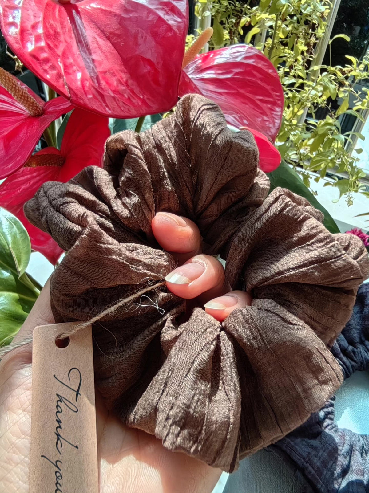 Scrunchie oversize marrone a coste