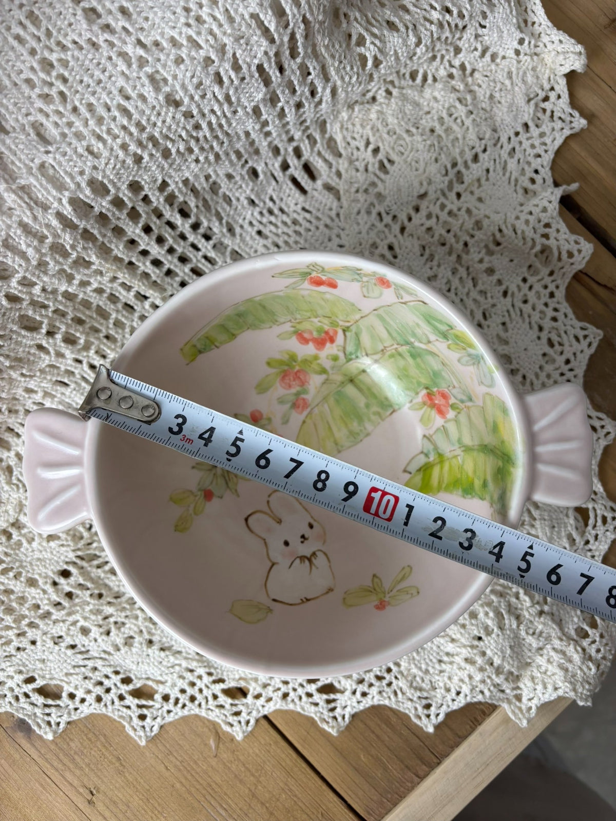 Handbemalte Keramikschale mit rosa Kaninchen