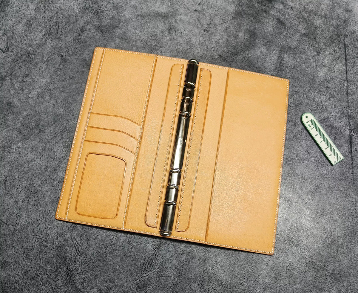 Couverture de carnet à feuilles mobiles A5 - 13 anneaux cuir fauve