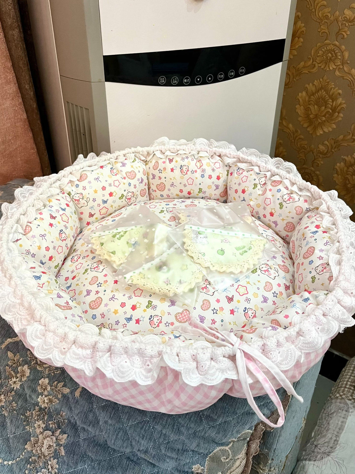 Reversible Round Cat Bed Plush Gingham