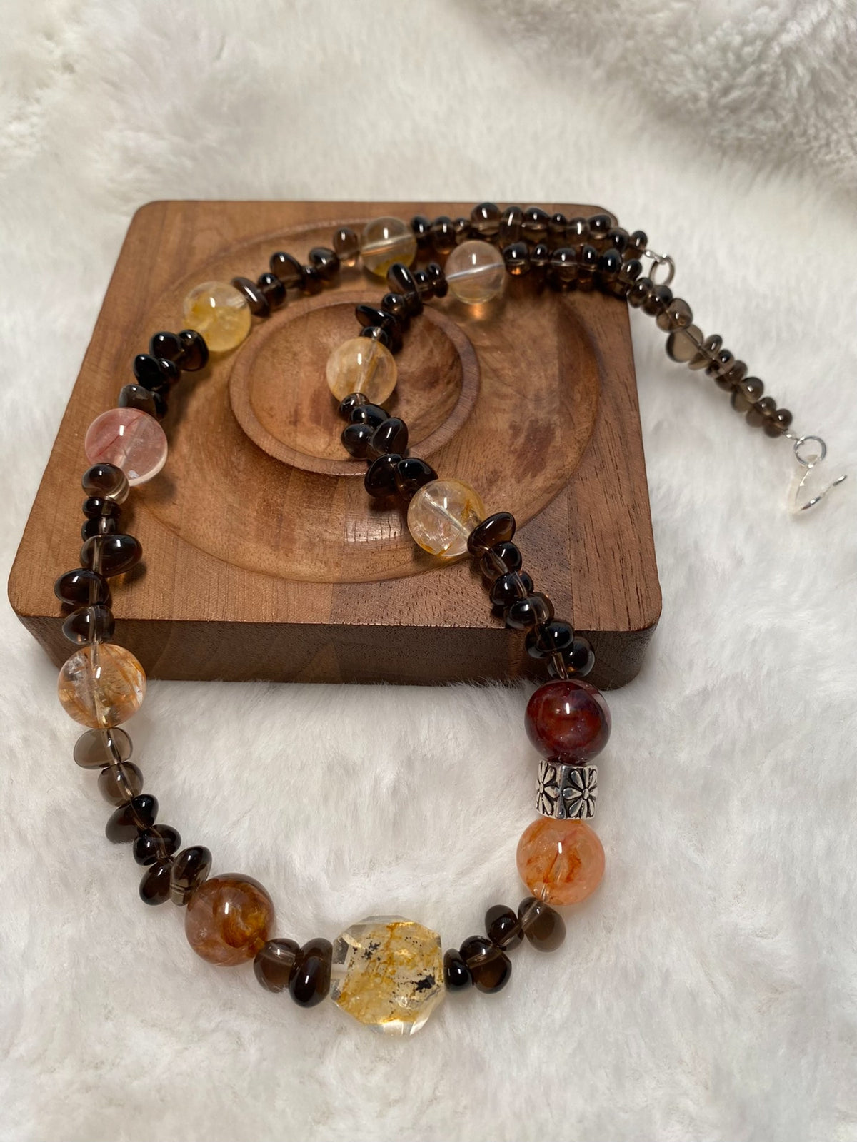 Collana con perle in quarzo smoky e gel flower
