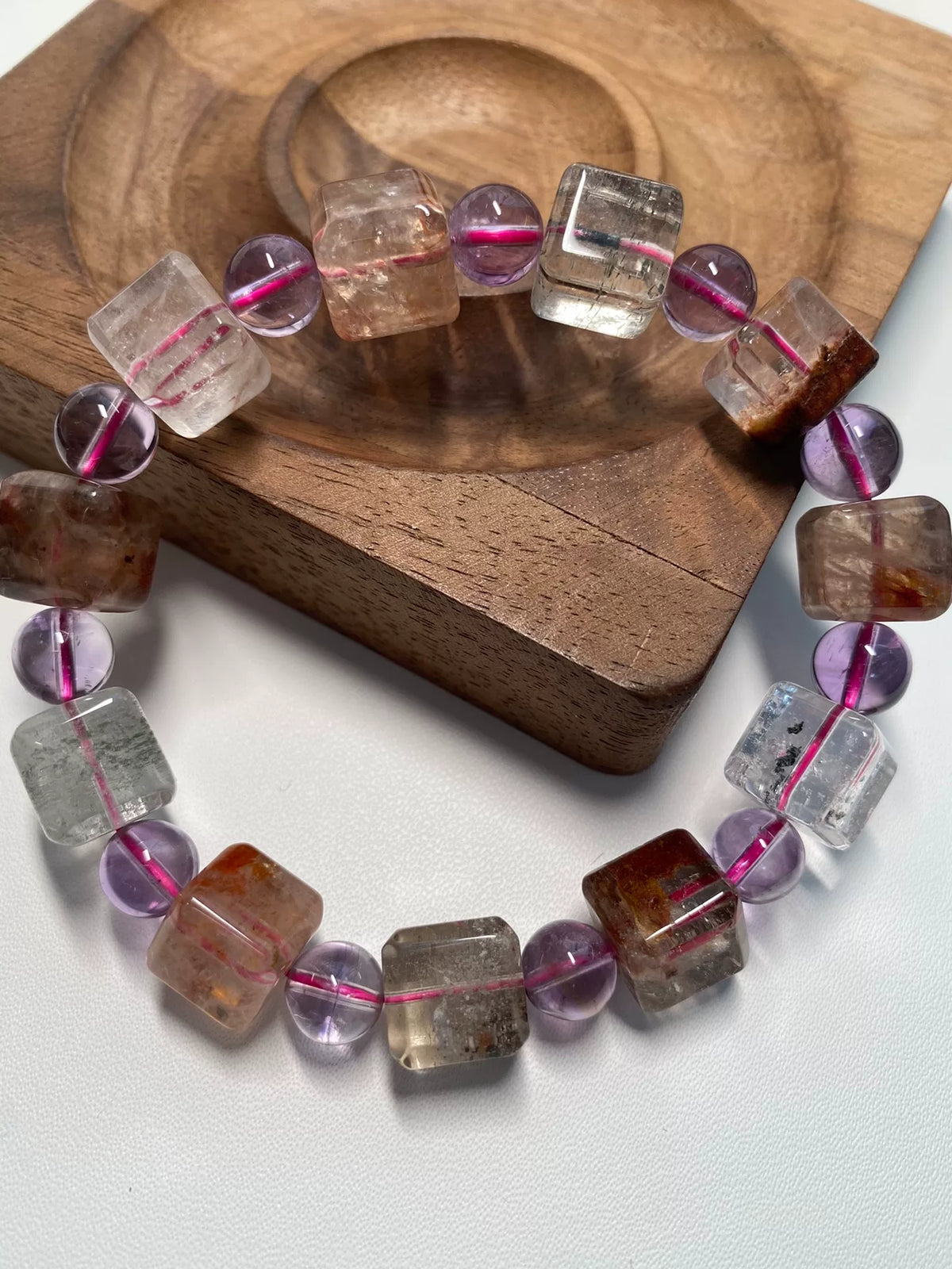 Pulseira de Quartzo Fantasma em Cubo e Ametista