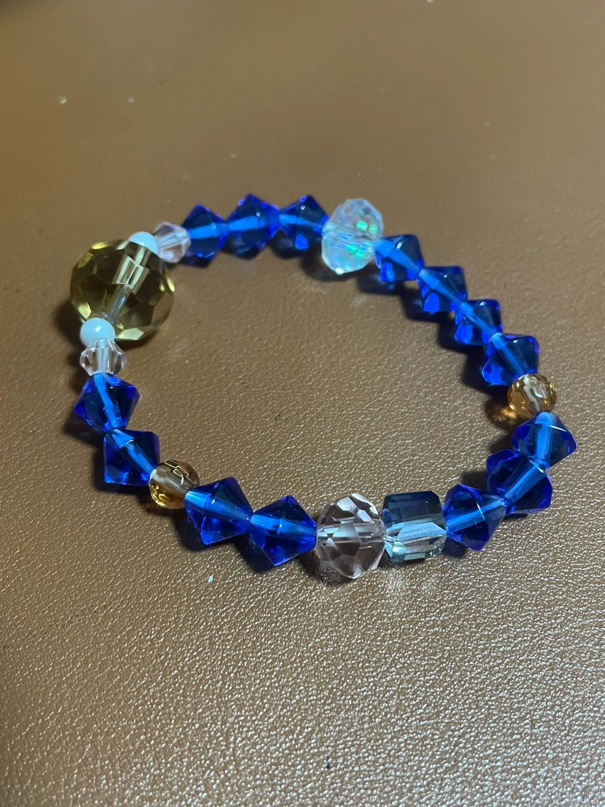 Bracelete de Contas de Vidro com Corte de Diamante