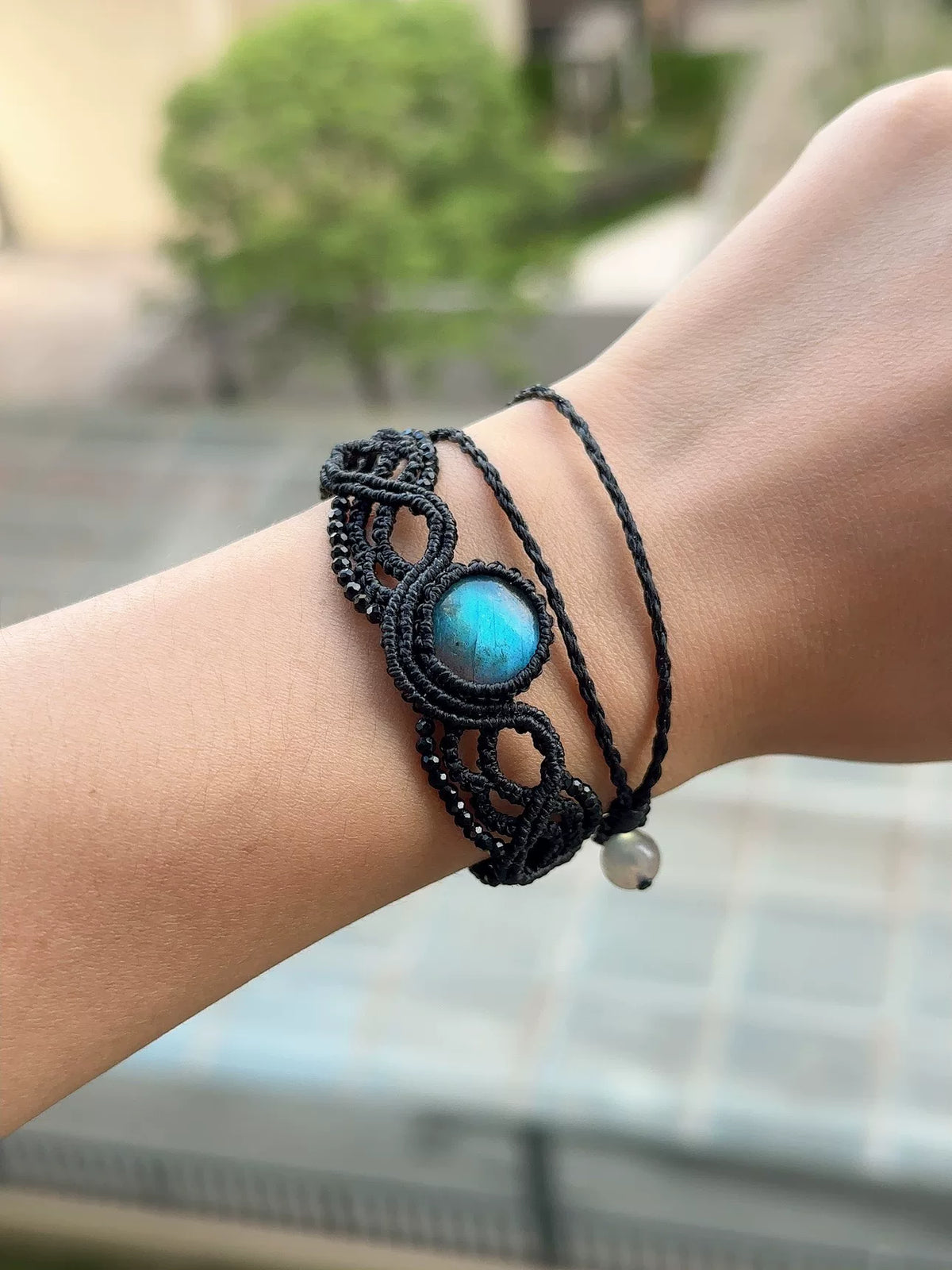 Svart makrame med labradorit choker och runt armband