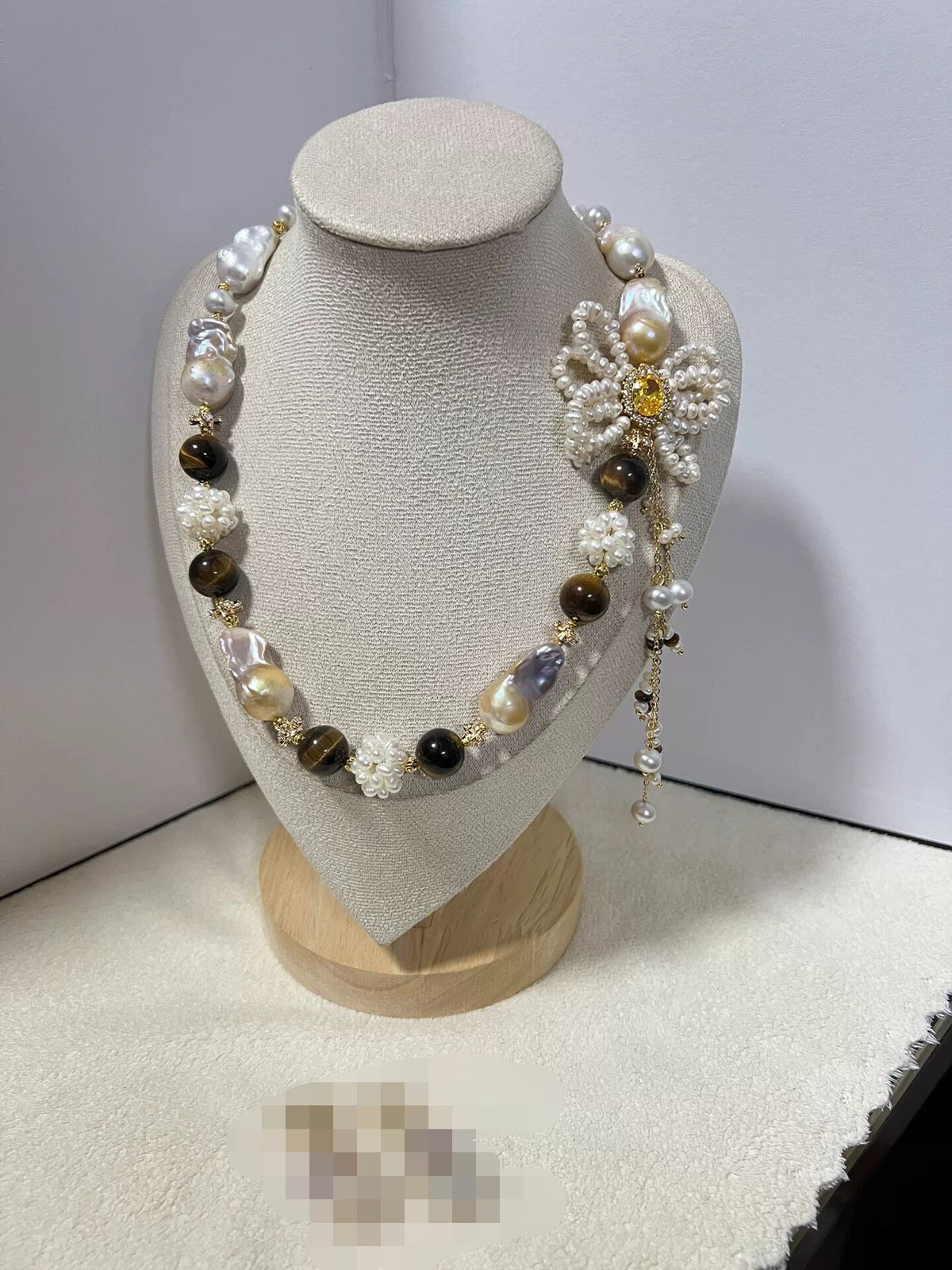 Baroque Pearl Tiger Eye Design Necklace