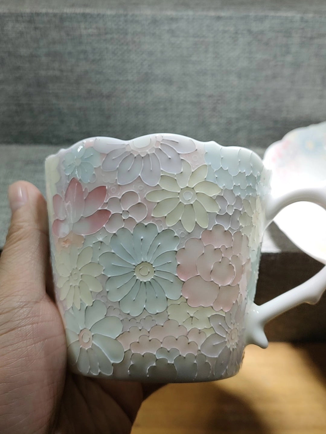 Tazza e Piattino Floreale in Argilla Giada