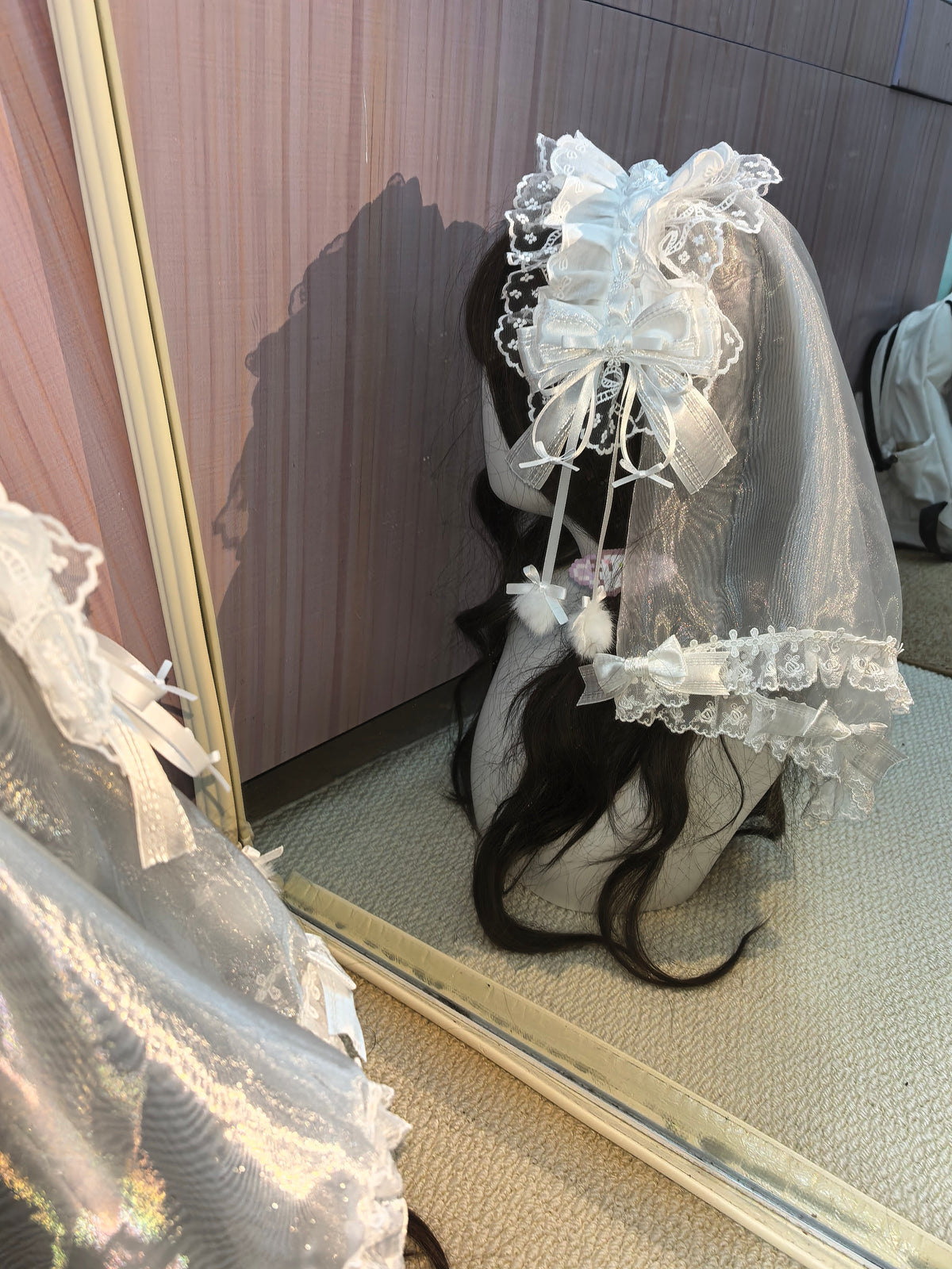 Diadema Lolita blanca artesanal con velo desmontable