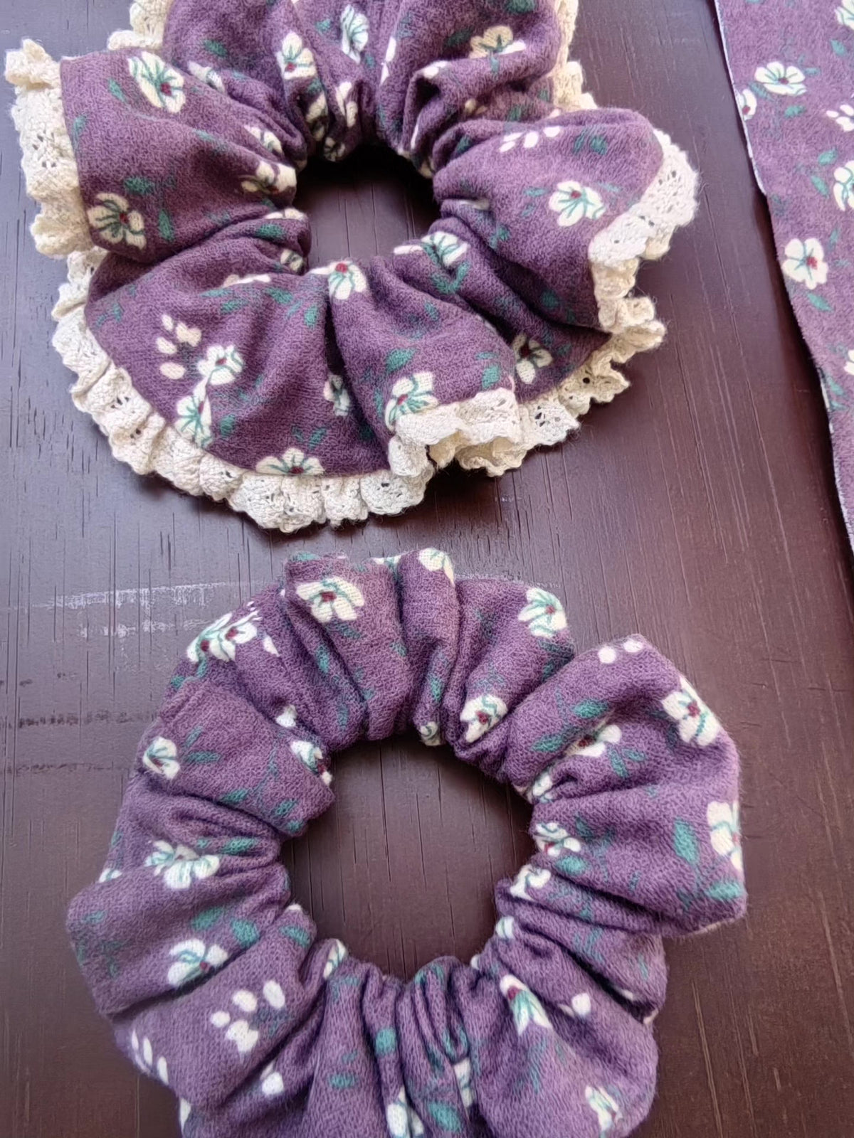 Elastico per capelli in cotone velluto viola fiorale