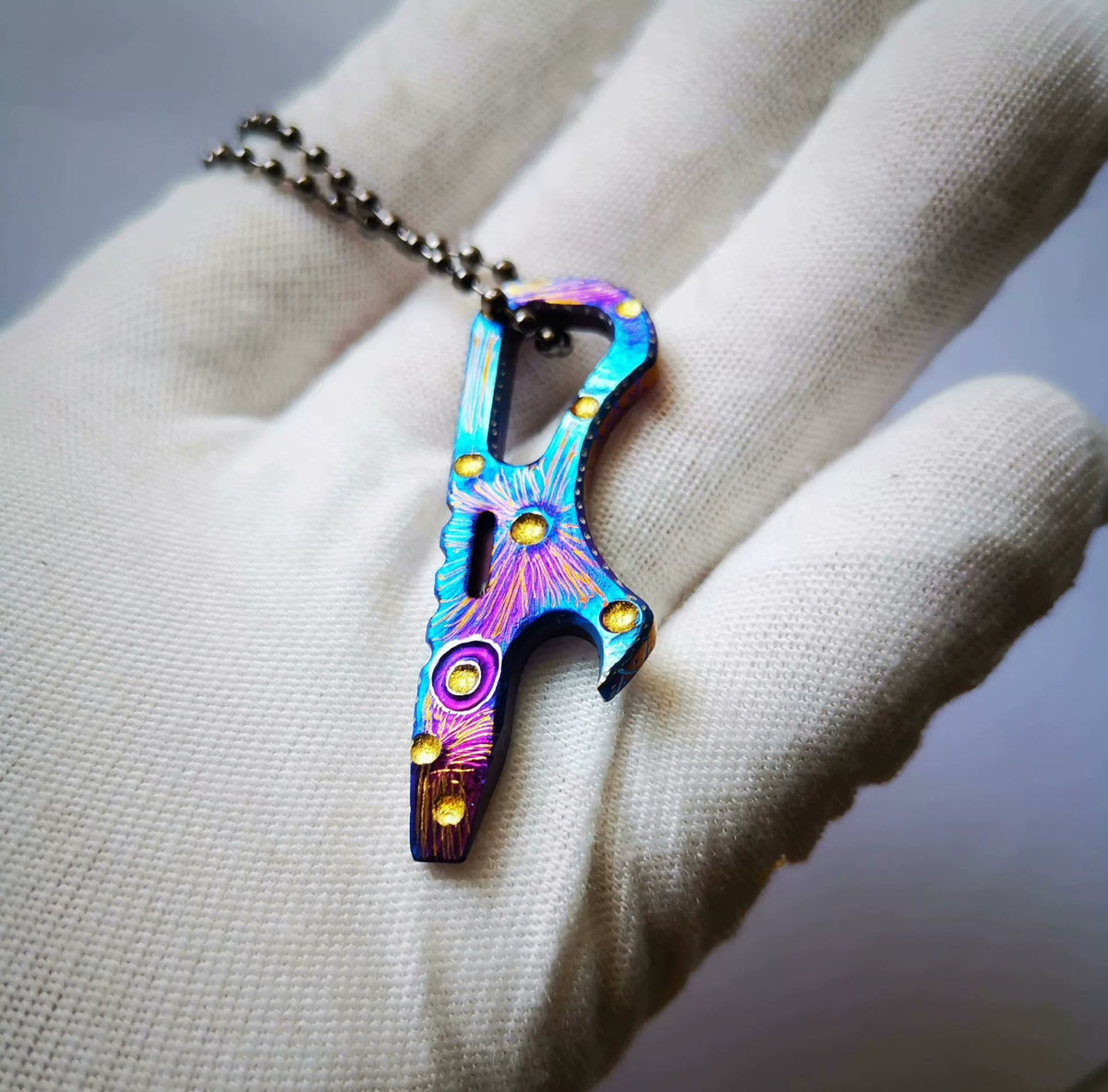 Pendentif porte-clés ouvre-bouteille en titane