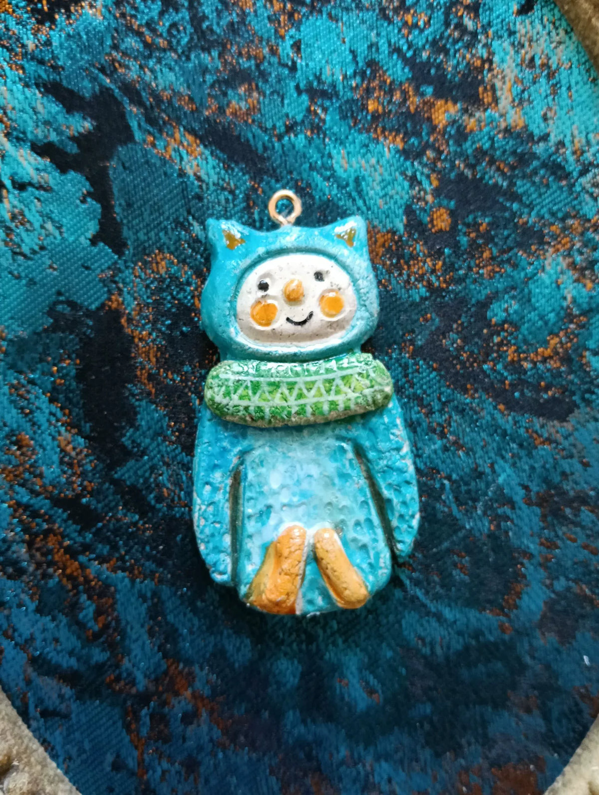 Pingente de Boneco de Neve em Argila Turquesa