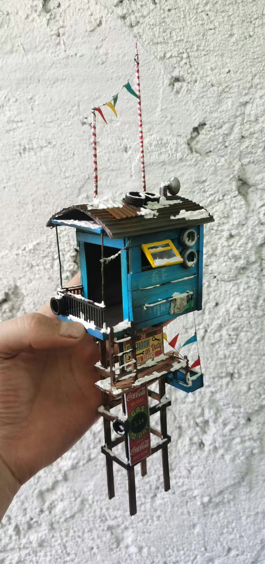 1/64 Scale Post-Apocalyptic Wooden Cabin Snow Model