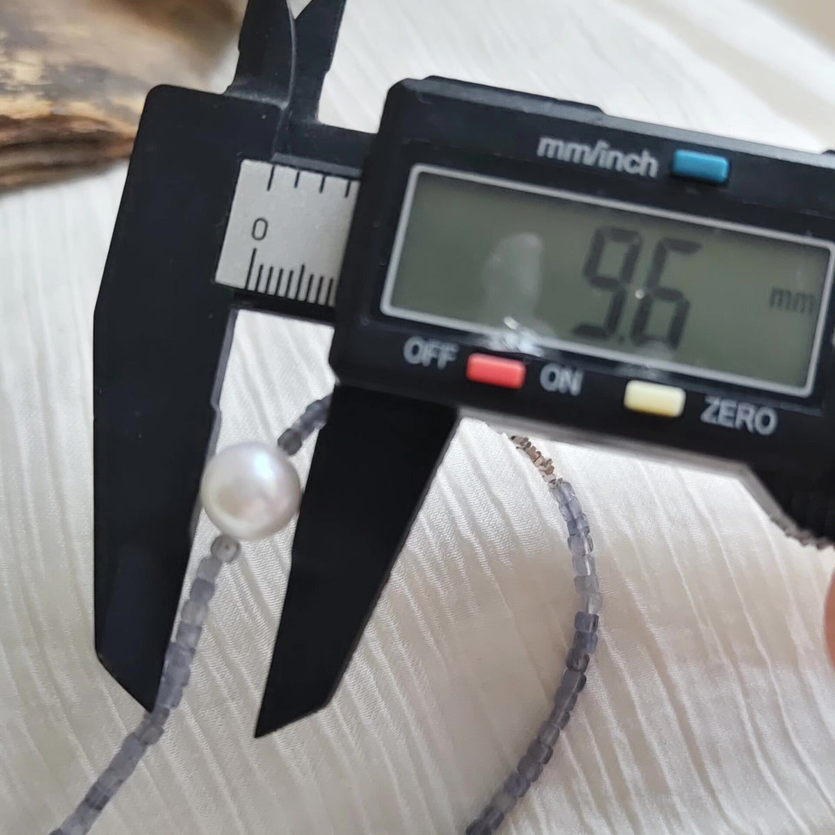 Cube Cordierit-Perlenkette mit Sterlingsilber