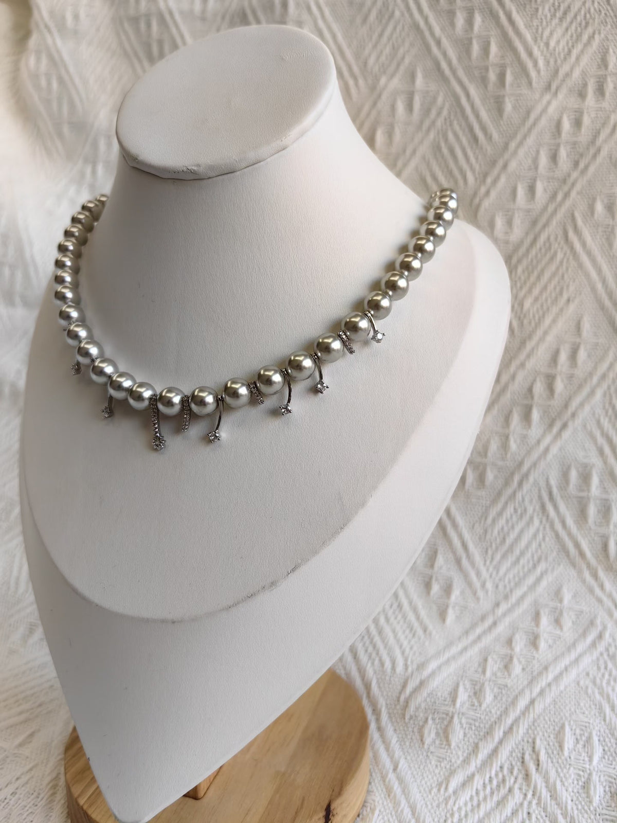 Collar de perlas de plata con colgantes de meteorito