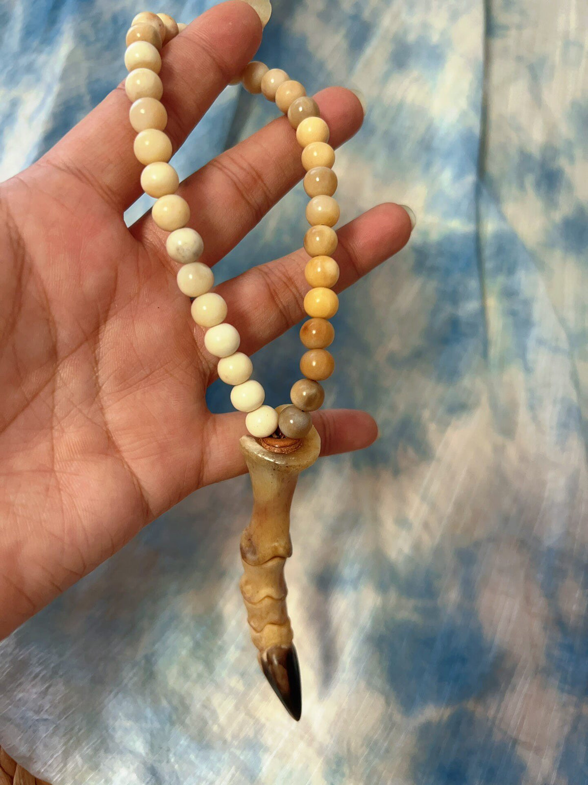 Deer Bone Emu Claw Handheld