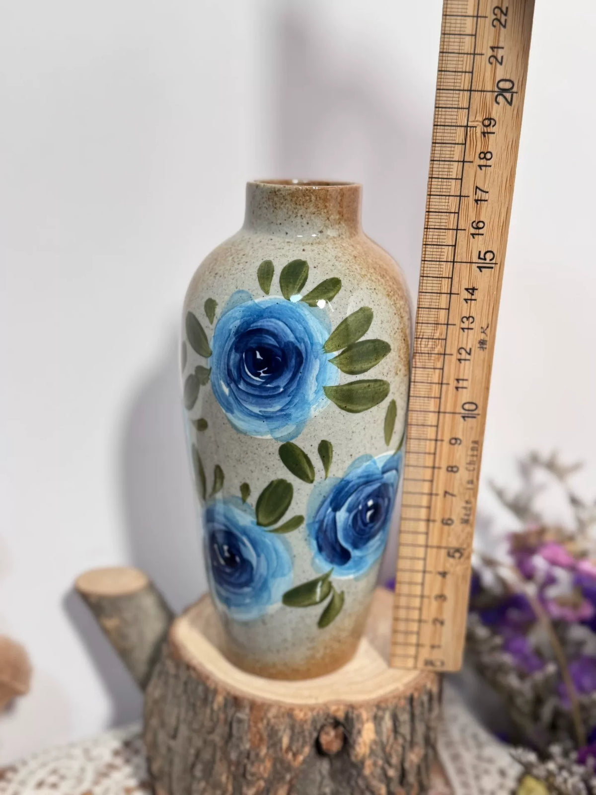 手描きブルーローズの陶器花瓶