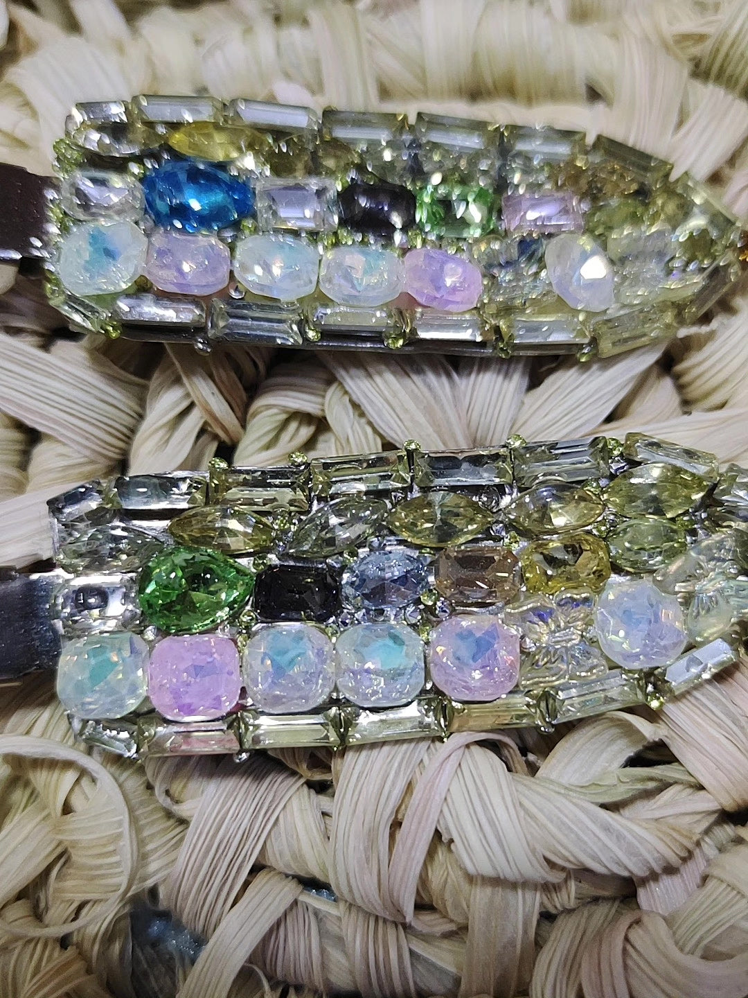 Pinzas Laterales con Cristales y Pedrería DIY