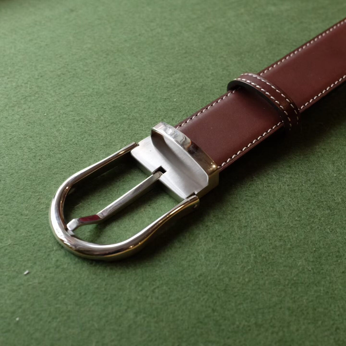 Full-Grain Leather Belt with Two-Tone Edges and Silver Buckle