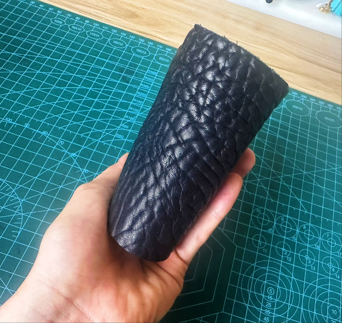 厚手バイソンレザー 二つ折りウォレット
