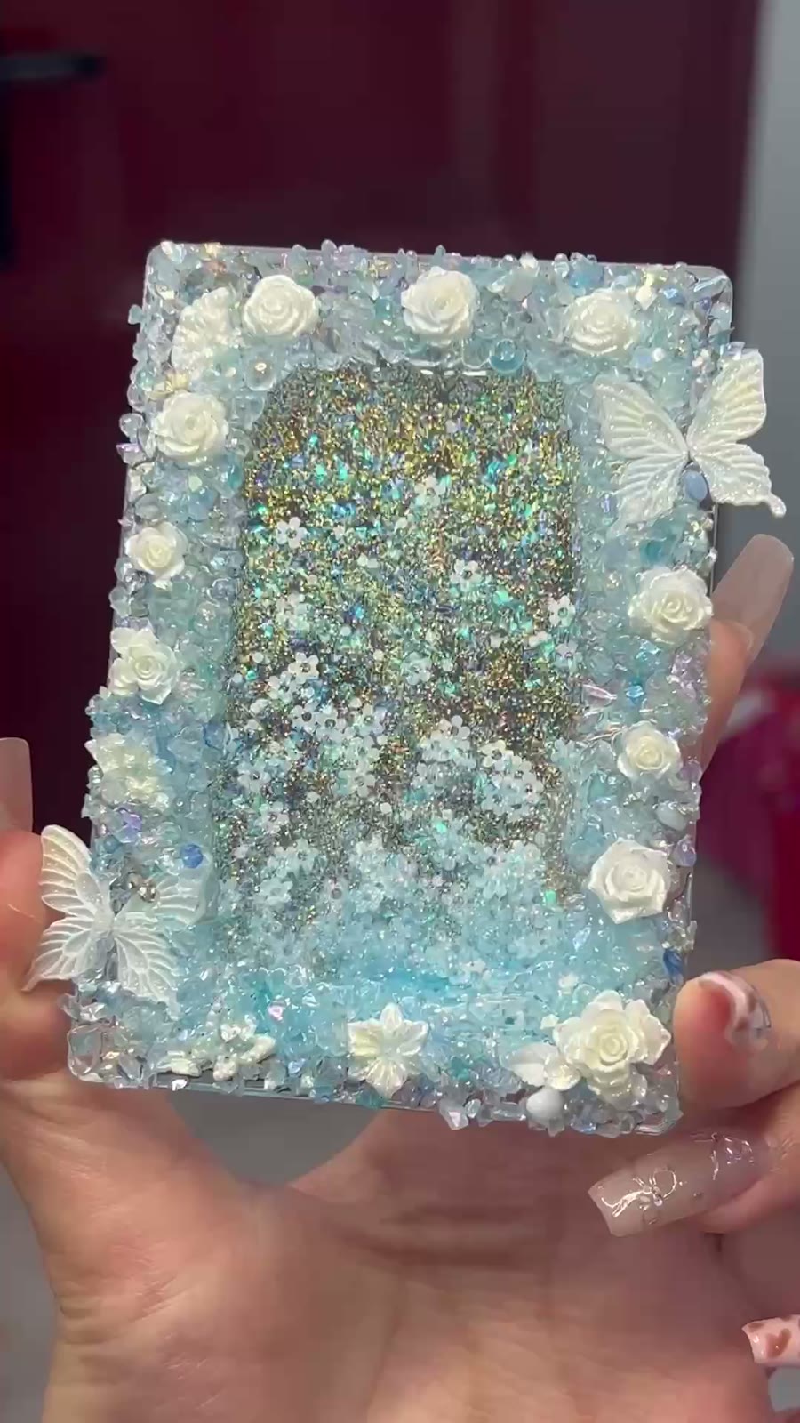Blå och vit Quicksand korthållare med glitter