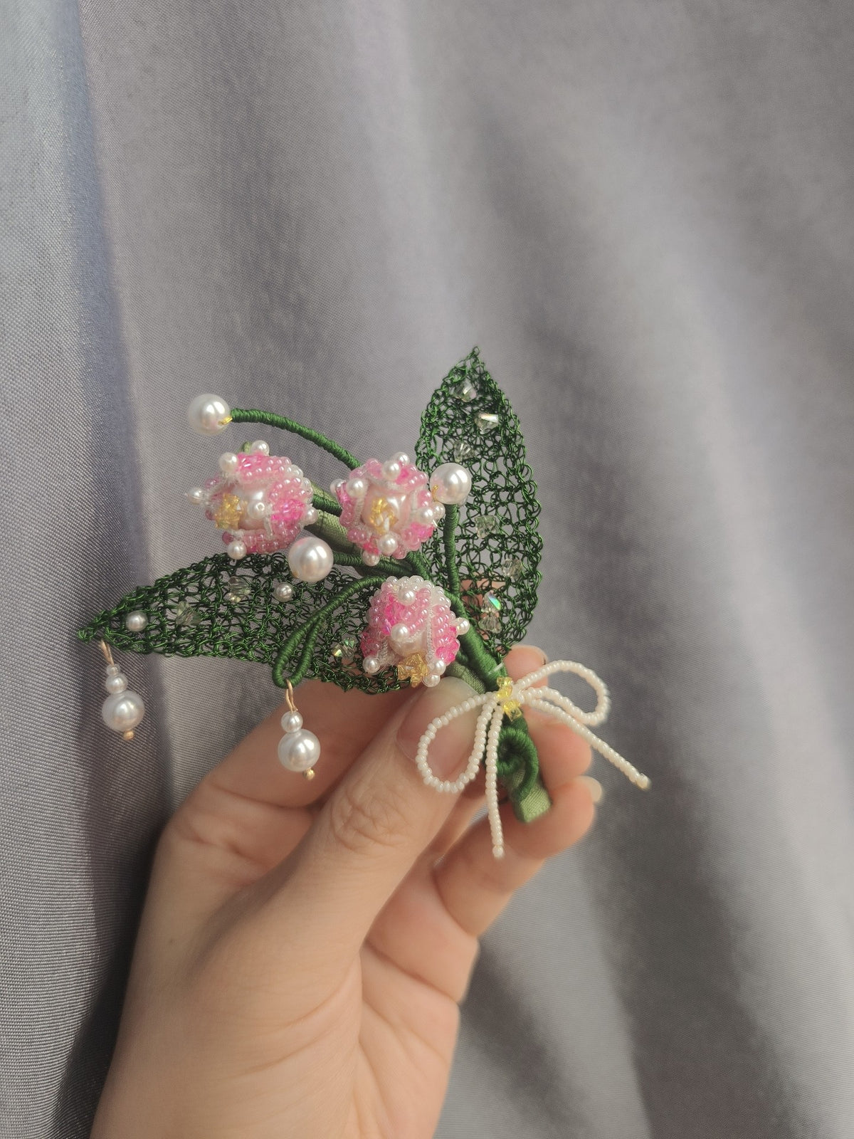 French Embroidery Bell Flower Side Clip