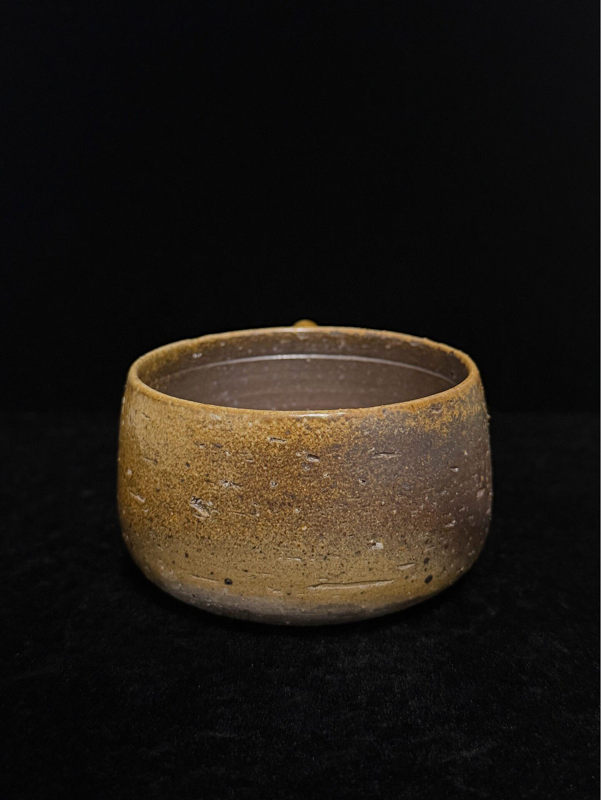 Tazza da caffè in ceramica grezza cotta a legna