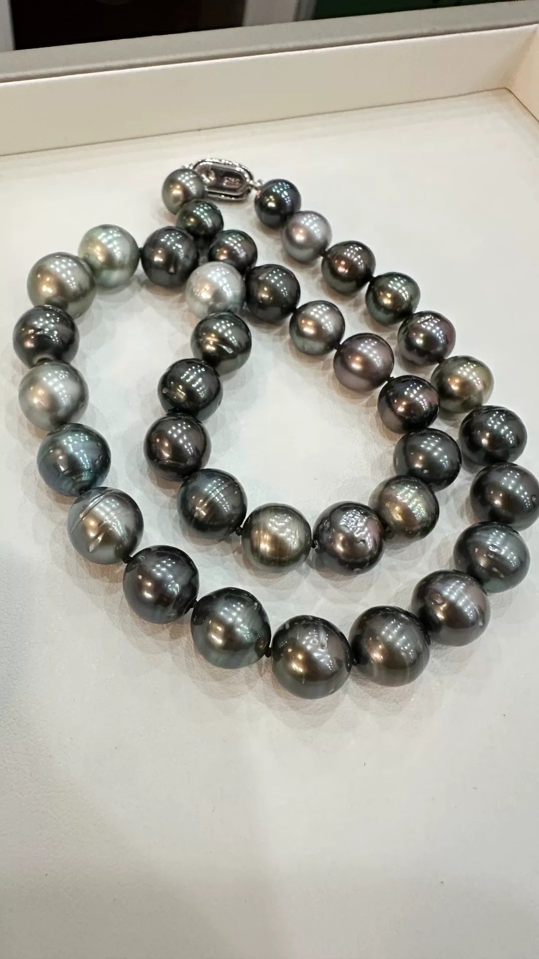 Collier de perles de Tahiti rond multicolore 9,8 à 12,7 mm