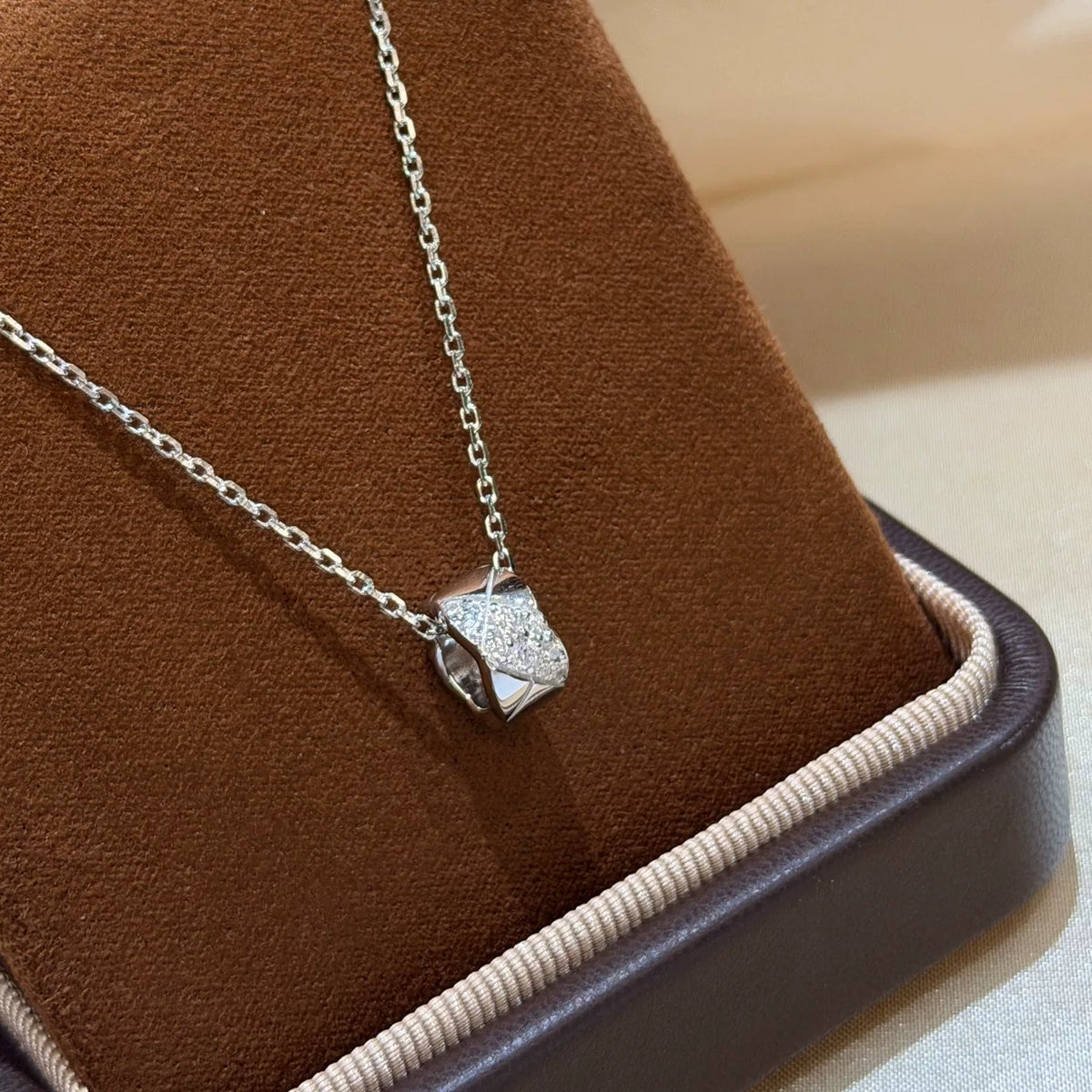 Colar de Prata S925 Rhombus e Metade Diamante