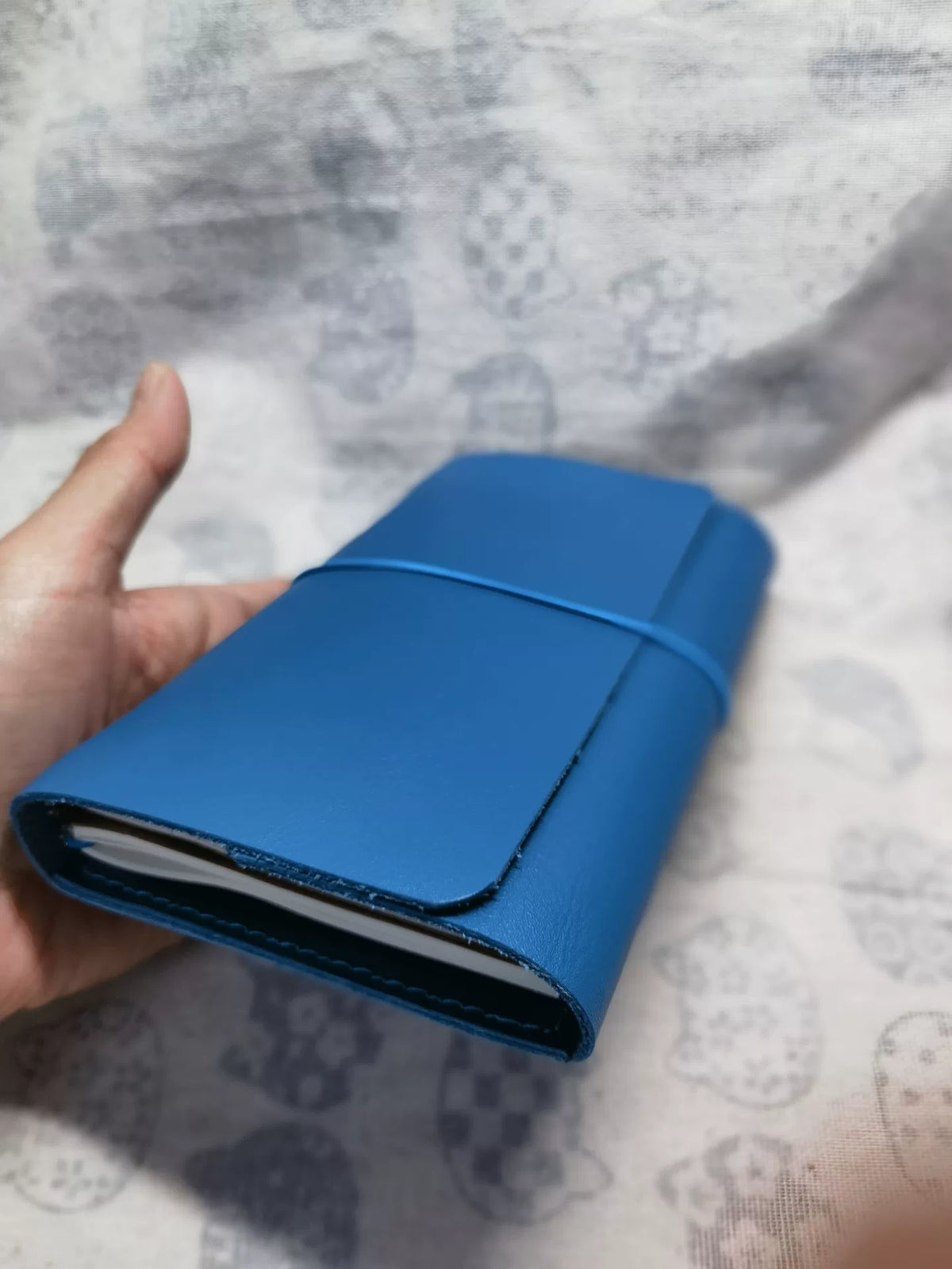 Blått läderomslag för traveler's notebook