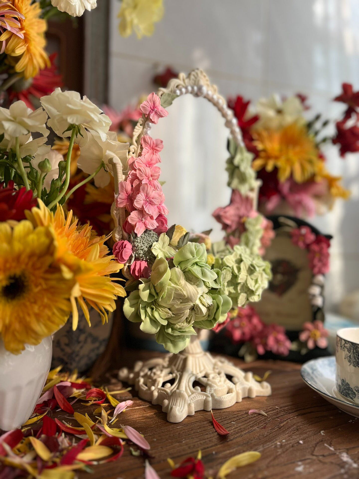 Clay Flower Vintage Oval Mirror