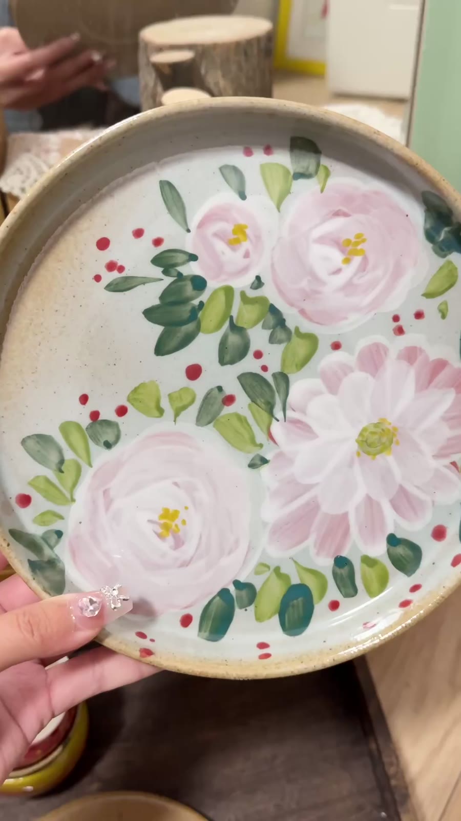 Handbemalter Keramikteller mit Blumenmotiv 20cm